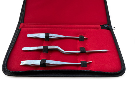 Set met luxe hoes, veerschaar en pincet